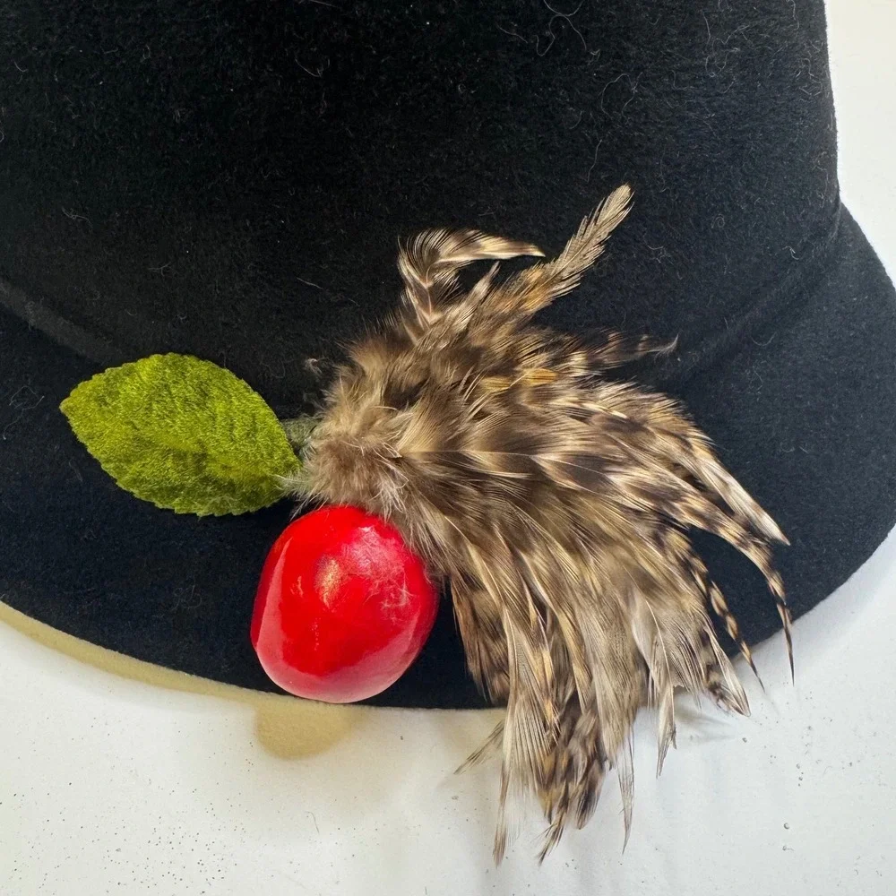Jacki Black Wool Felt Hat Vintage Style Feather Berry Accent 1920s Flapper